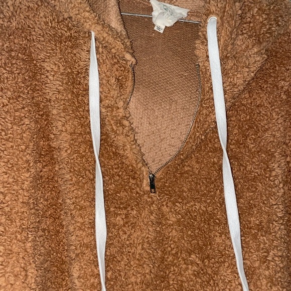 Tan Sherpa hoodie pull over - Picture 6 of 7